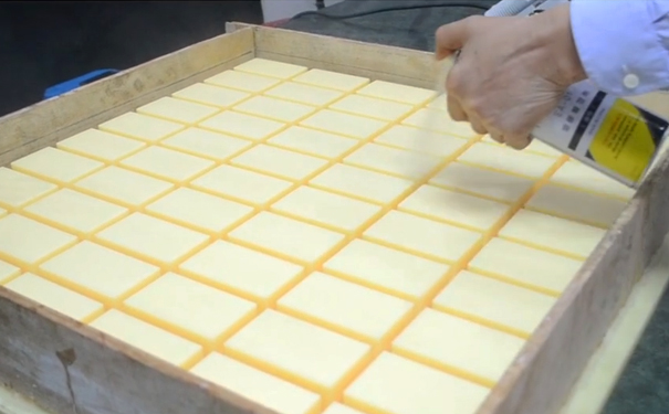 模具硅橡膠操作為什么要用脫模劑？