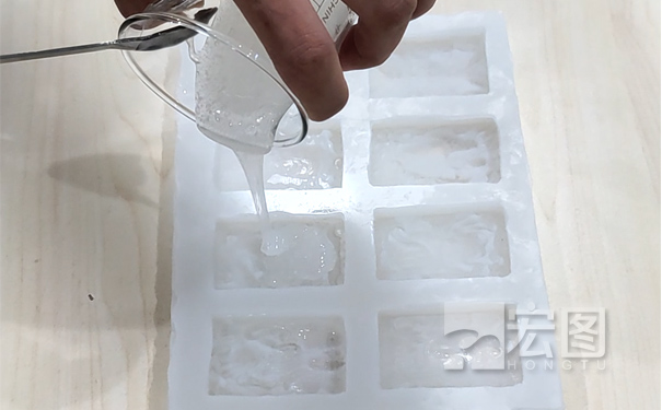 硅膠模具能倒液體硅膠嗎？