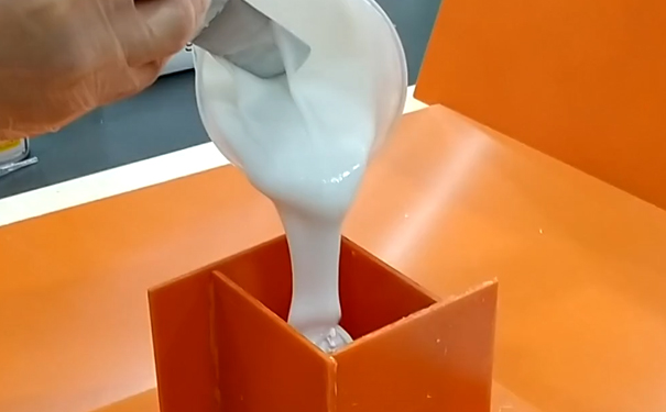 模具硅橡膠灌模時間是什么？
