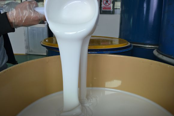 食品級模具硅膠是白色的嗎 ？